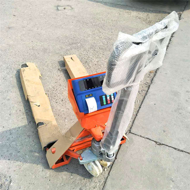 長(zhǎng)沙標(biāo)準(zhǔn)型叉車秤1-3噸帶打印電子稱安裝使用