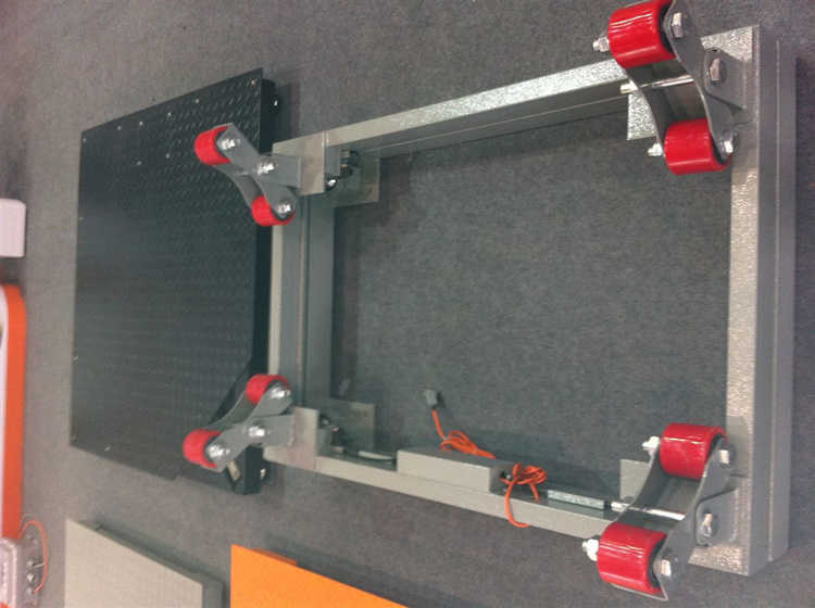 電子鋼瓶秤的秤體出現(xiàn)變形的緊急處理對策