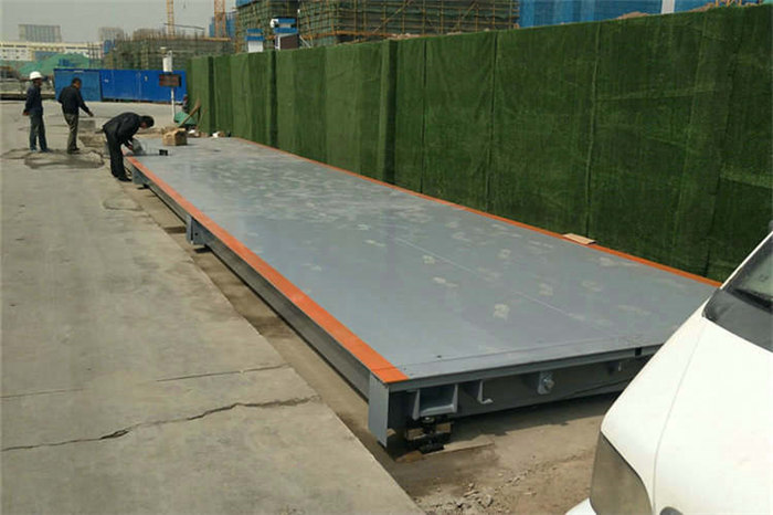 100噸電子汽車(chē)衡靜態(tài)標(biāo)定設(shè)備的操作和應(yīng)用效果分析
